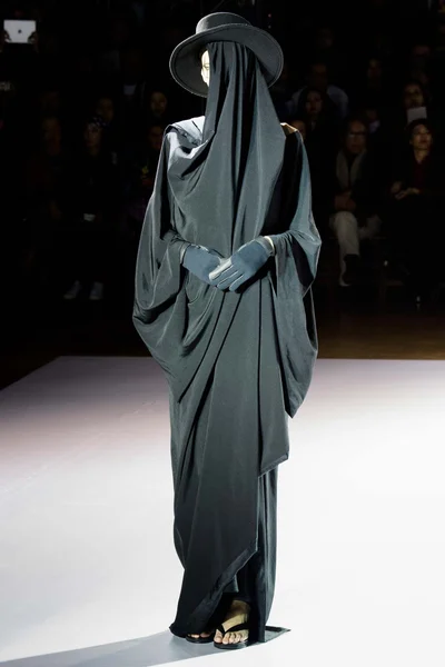 Look 4